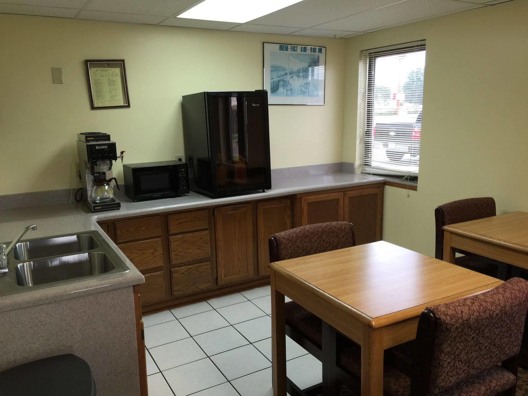 Executive Inn And Suites Dyersburg エクステリア 写真