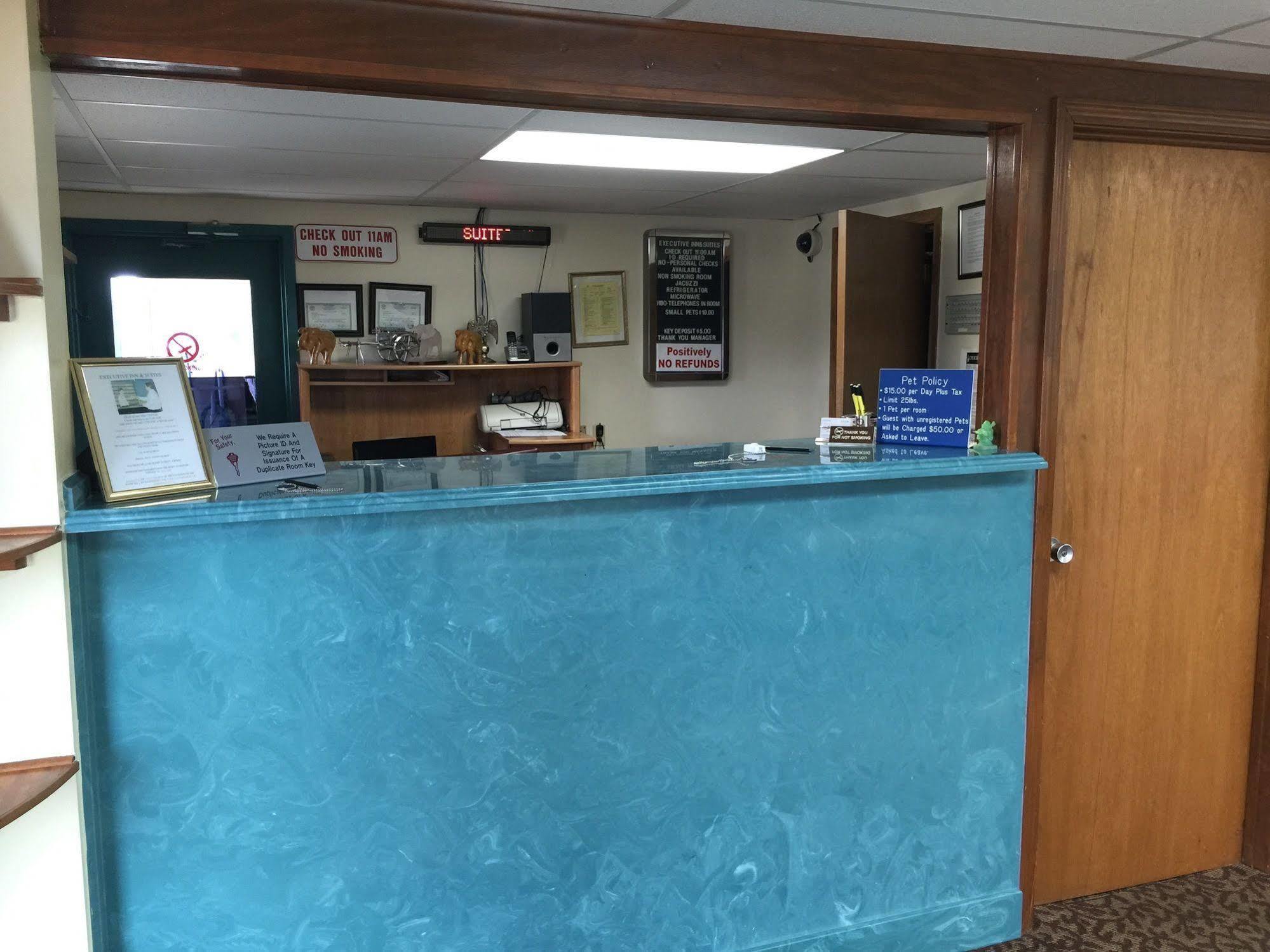 Executive Inn And Suites Dyersburg エクステリア 写真