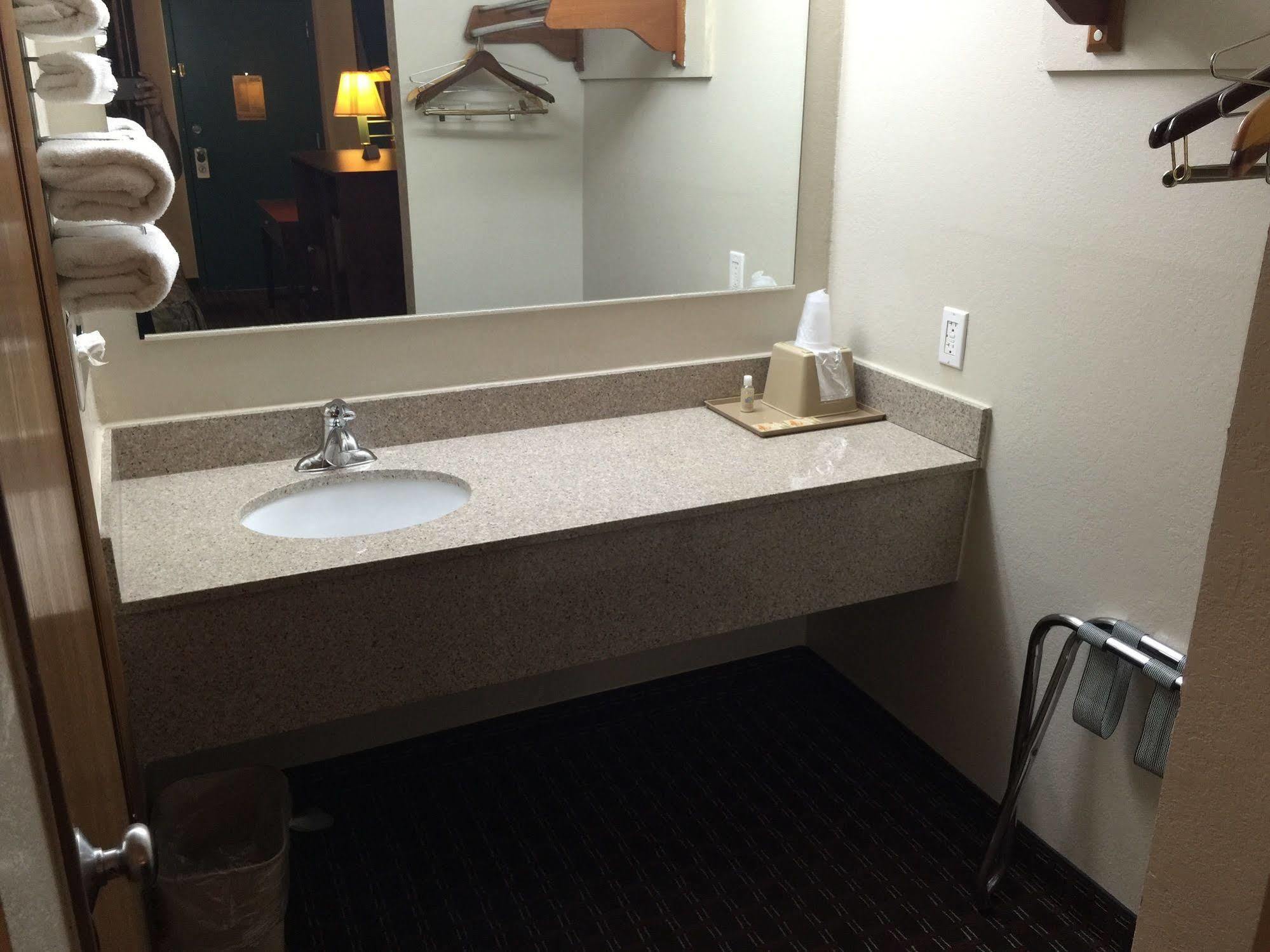 Executive Inn And Suites Dyersburg エクステリア 写真